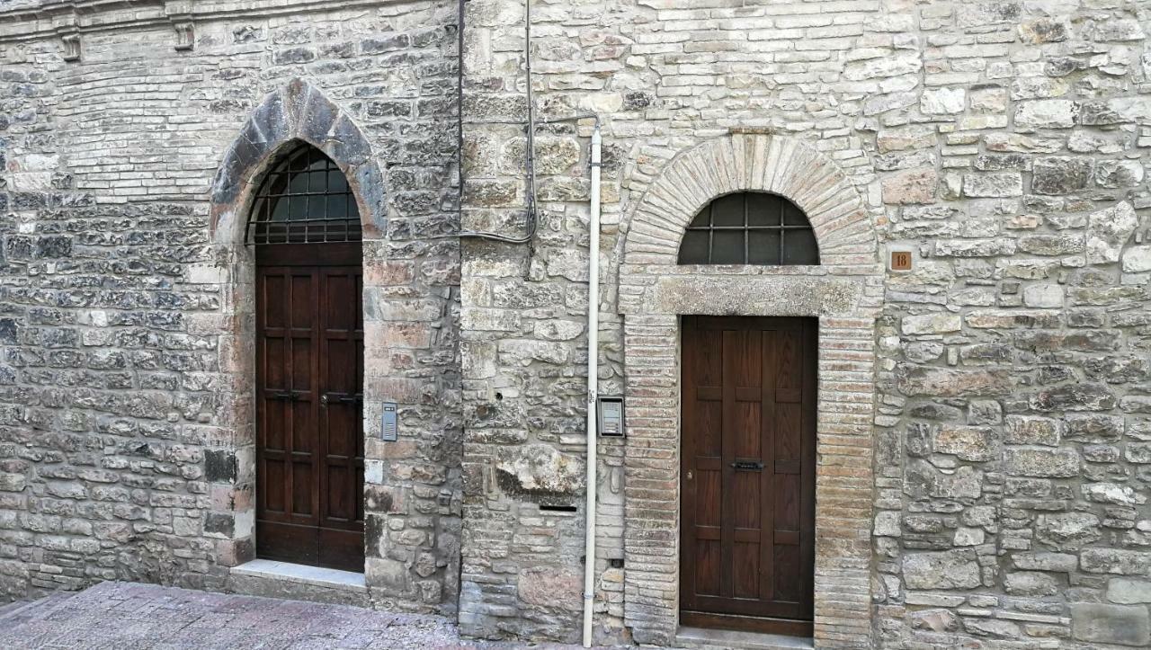 Palazzo Calocci Appartamenti In Assisi Bagian luar foto