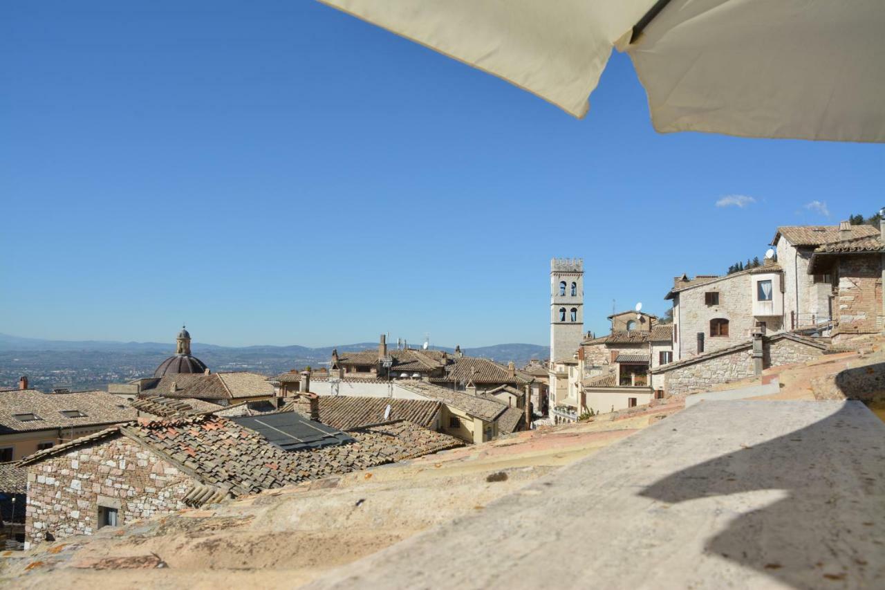 Palazzo Calocci Appartamenti In Assisi Bagian luar foto